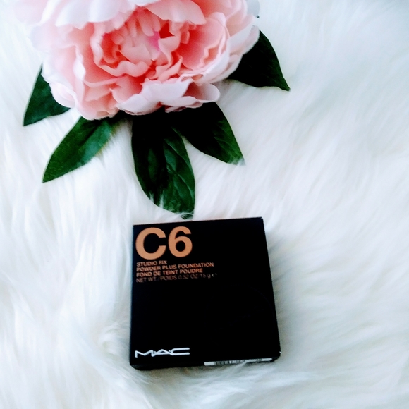 Mac Studio powder plus foundation C6 - Picture 4 of 4